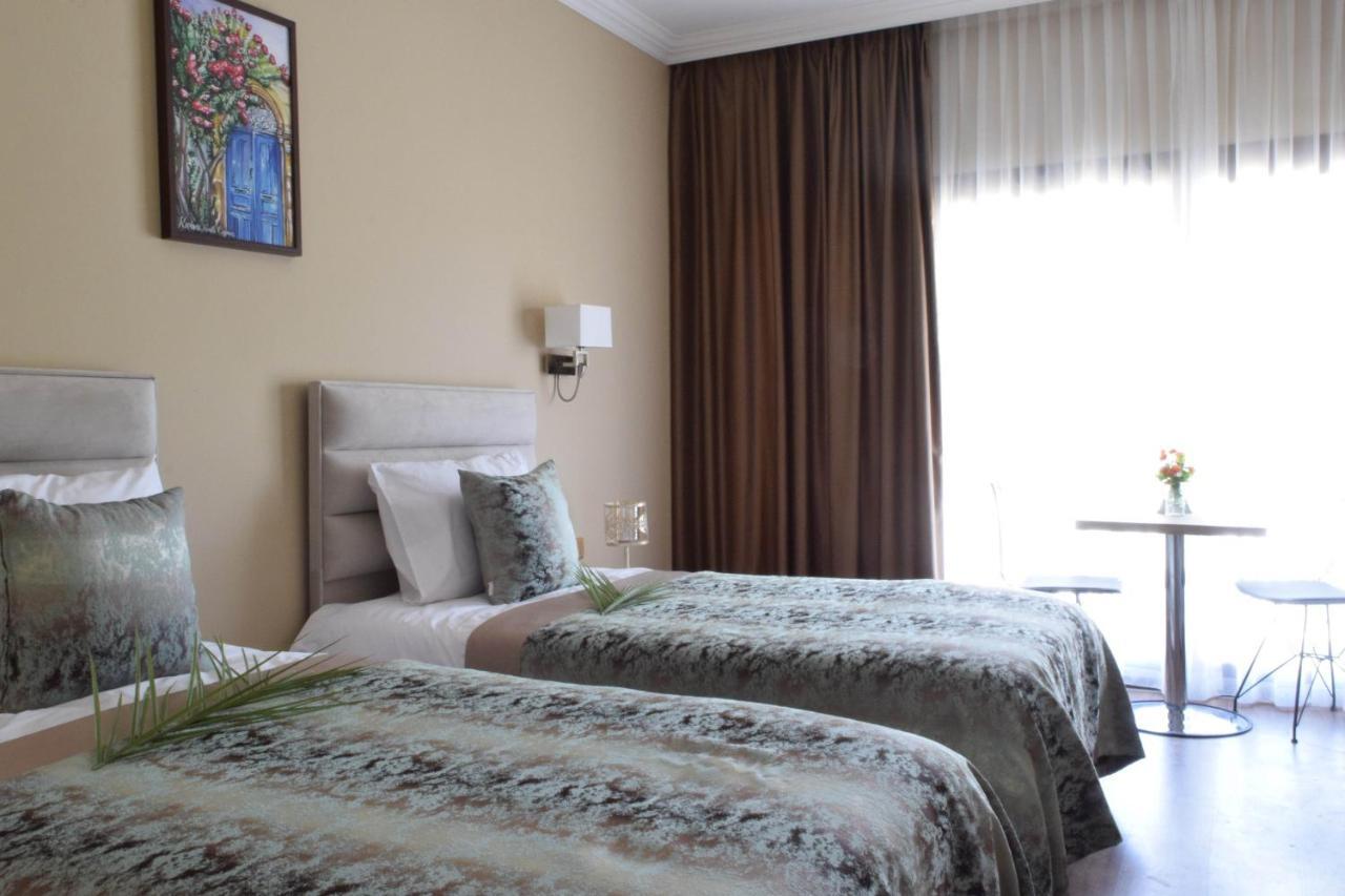 Golden Palms Guest House & Cafe Famagusta  Exterior foto